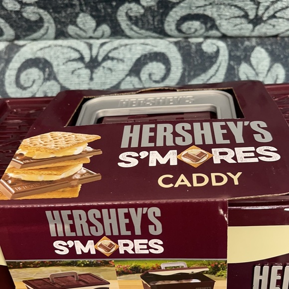 HERSHEY’S S’mores Chocolate Carrying Camping Caddy - Picture 11 of 11